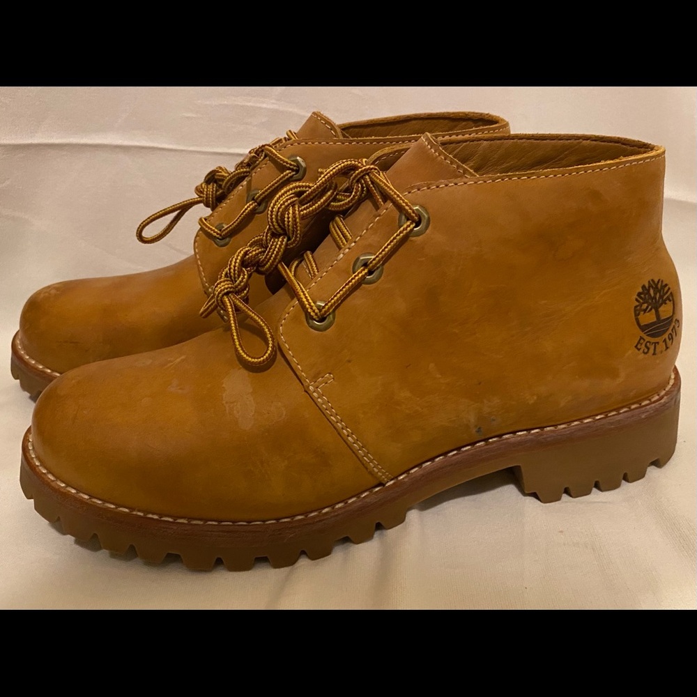 Timberland Boots. Color:Gold. Size: 9/Men